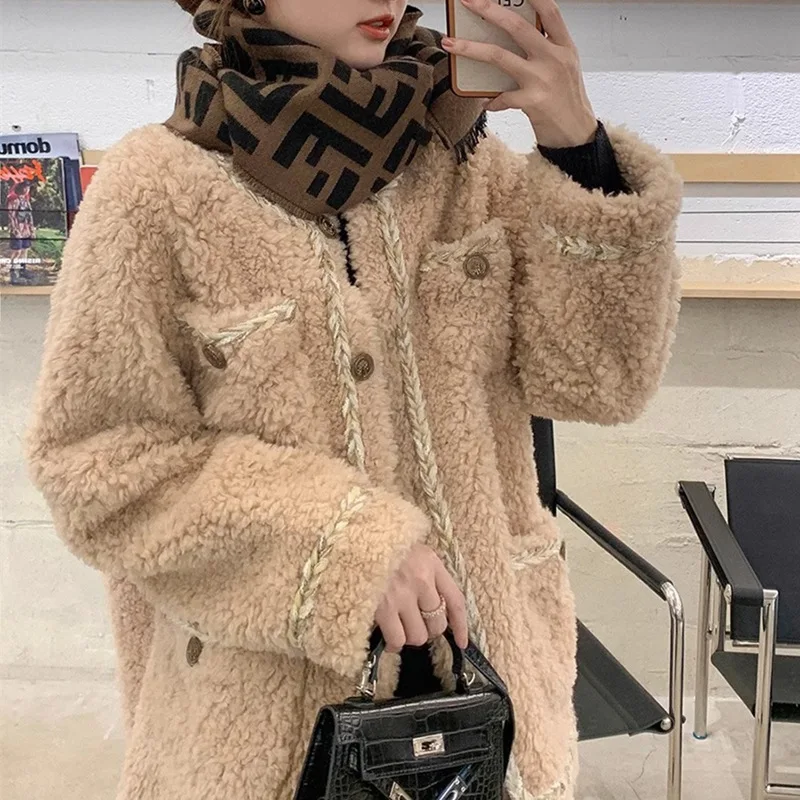 

2024 Haining Autumn and Winter New Xiaoxiangfeng Wool Fur Coat Women's Sheep Fleece Cutting Lamb Hair Young Women