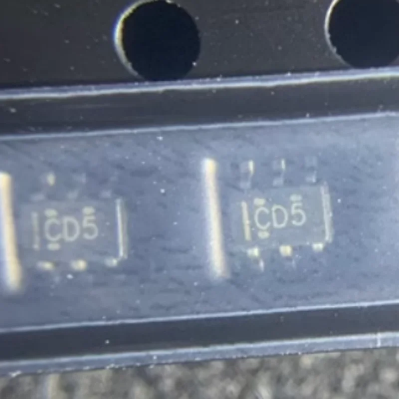 10PCS/SN74LVC2GU04D…