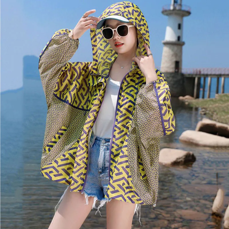 

Женская Солнцезащитная одежда с капюшоном и цветочным принтом, короткая новая Корейская дышащая куртка с защитой от ультрафиолета, Повседневная тонкая Солнцезащитная одежда на молнии