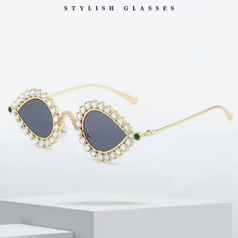 Fashionable Peacock Sunglasses Personality Diamond Studded Cat Eye Hip-hop Sun Glasses Metal  Y2K Sunscreen Glasses for Women