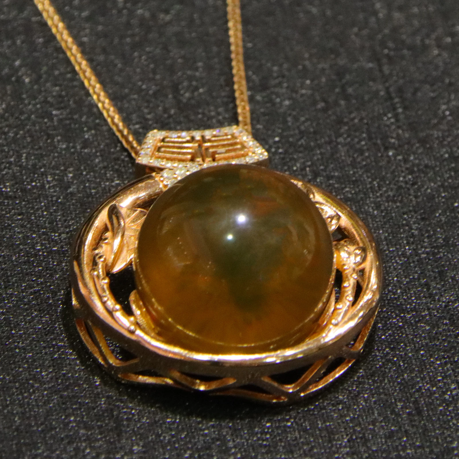 Pure Silver Setting Natural Mexican Blue Amber Lotus Shaped Pendant Amber Bead 17mm With a Pure Silver Necklace