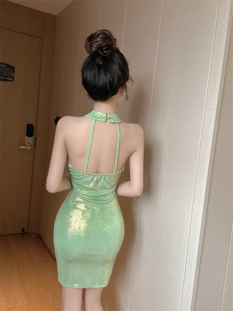 Sexy Sprankelende Gouden Jurk Vrouwelijke Trendy Backless Uitgeholde Halter Jarreteljurk Celebrity Pittig Gewikkeld Hippe Clubjurk