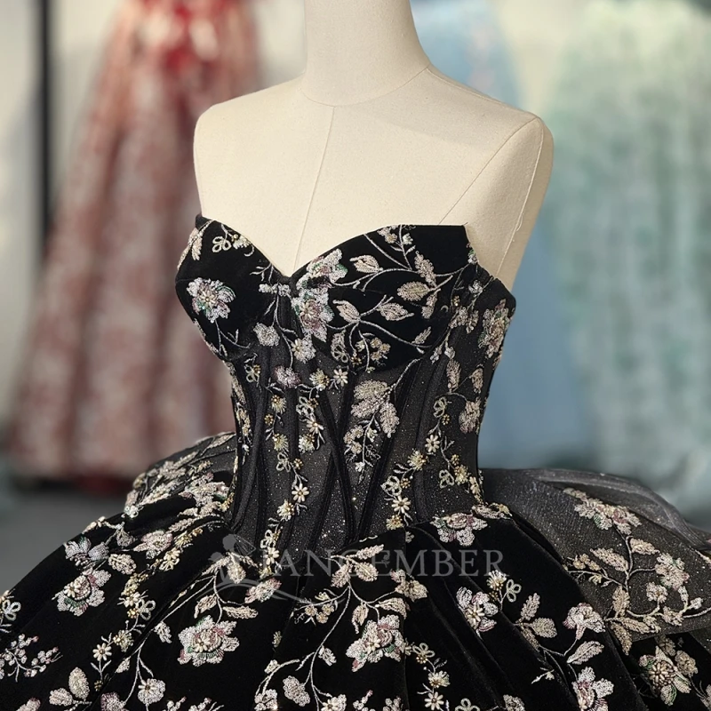 فستان أسود لامع للأميرة الحلو 16 فستان فساتين Quinceanera مزين بالترتر والدانتيل تول لحفلات أعياد الميلاد 15 De Anos