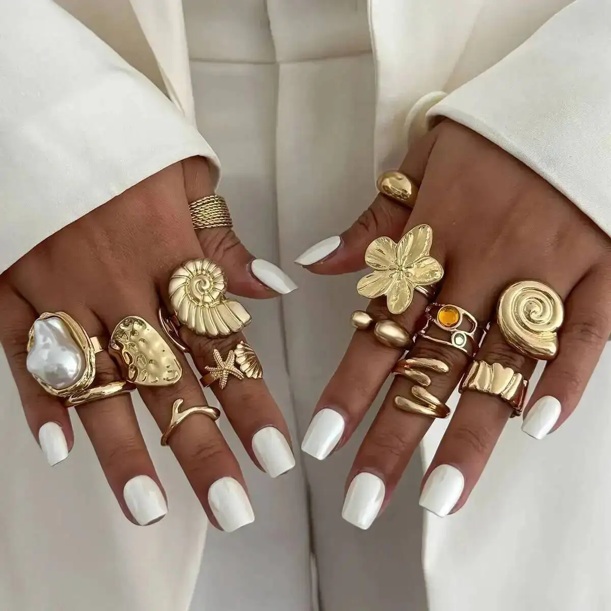 Комплект из 14 шт. трендовых колец с искусственным жемчугом и металлическими цветами