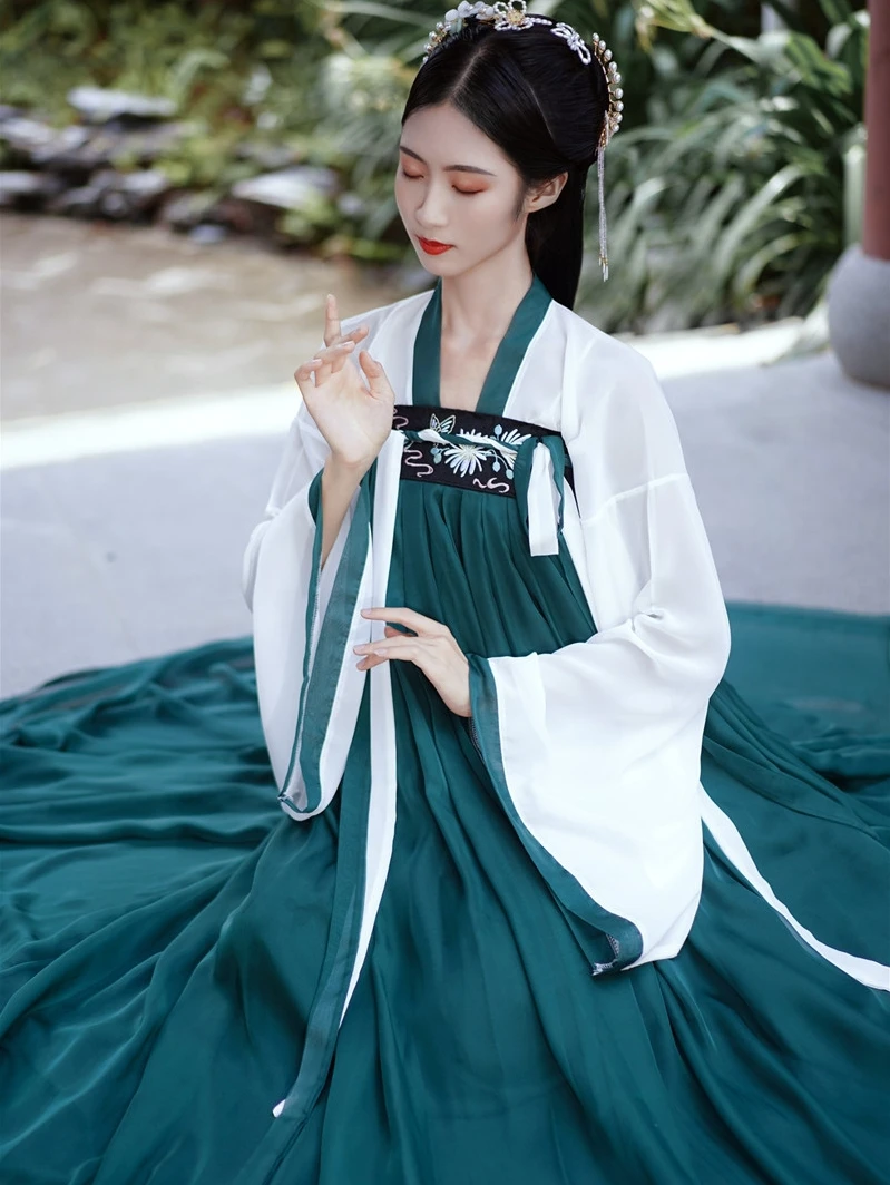 

Chinese Ancient Style Improved Hanfu for Women Spring Breast Lengthskirt Dress Daily Wear Dark Green Elegant Hanbok Full Suits