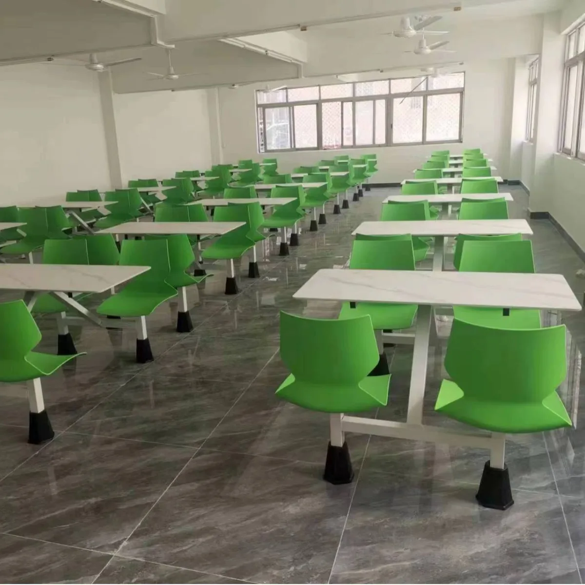 طاولة تقديم الطعام من الفولاذ المقاوم للصدأ وكرسي بالجملة لون قطعة واحدة لتناول الطعام وكرسي للوجبات السريعة ومطعم المقصف لتناول الطعام