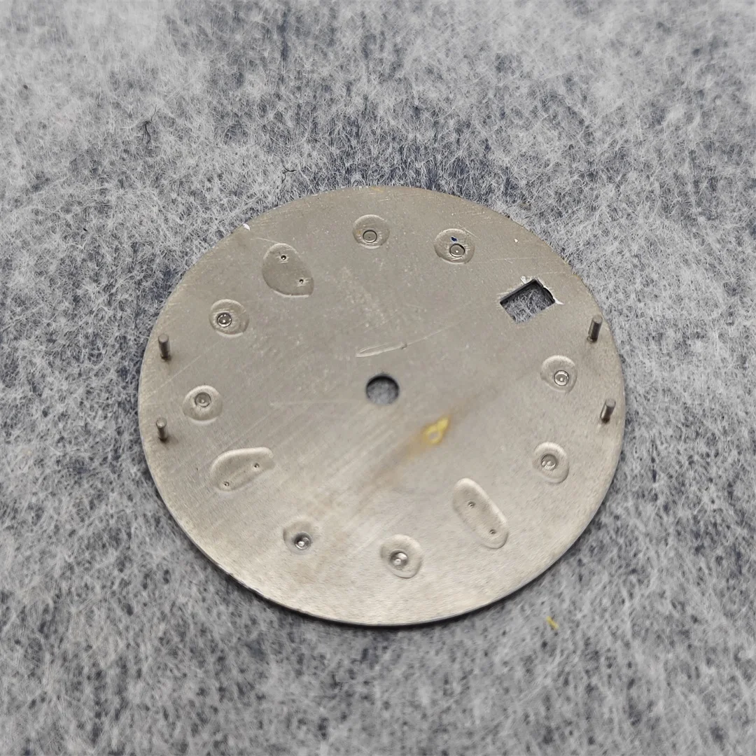 قرص ساعة يدوي مع نافذة تقويم خضراء مضيئة ، سطح أرضي ، صيحات حركة NH35 ، إكسسوارات ساعة