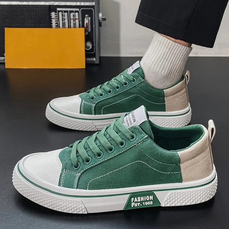 

2026 New Lightweight breathable Men Shoes New Canvas Shoes Comfortable Plus Size Wear Resistant Fashionable Men Casual Sneakers