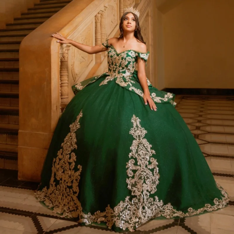 

Green Quinceanera Dresses Off the Shoulder Golden Sequins Crystal Decal Long tail Bow Vestidoe 15 Quinceanera Customize