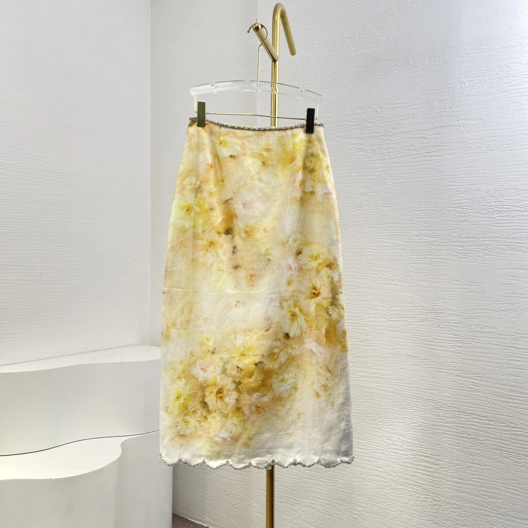 الضوء الأصفر شل حافة الأزهار طباعة الماس قصيرة الأكمام بلوزة قمم وتنورة مجموعة 2025 تصميم جديد الربيع