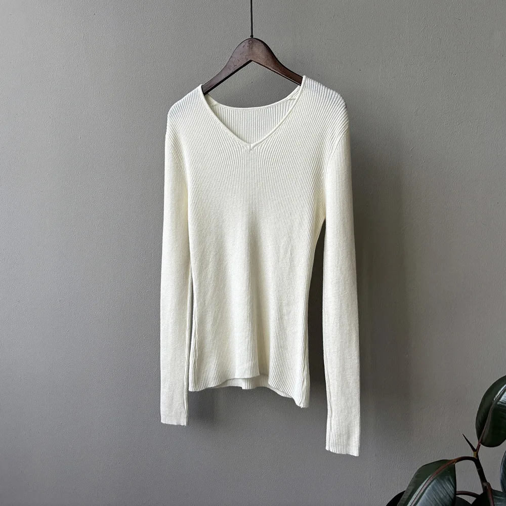 Simple Solid Color V-neck Pullover Base Shirt for Women's Autumn and Winter Casual Versatile Slimming Look Inner Knit Top