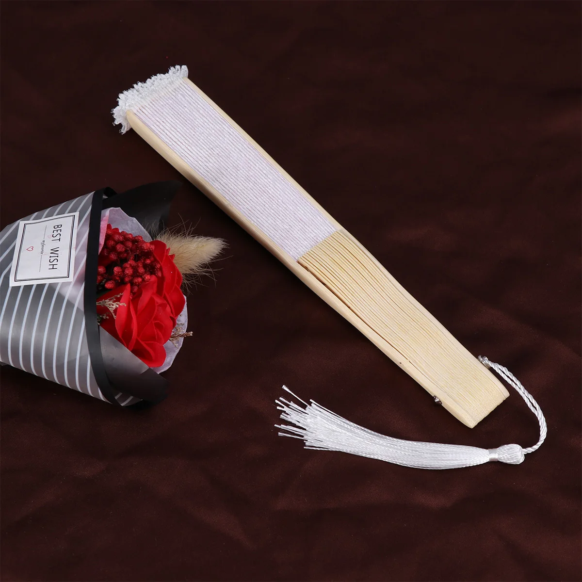 

Bamboo Vintage Lace Fan White Elegant Folding Handheld Fan for Wedding Performance Decoration Dance Summer Accessory