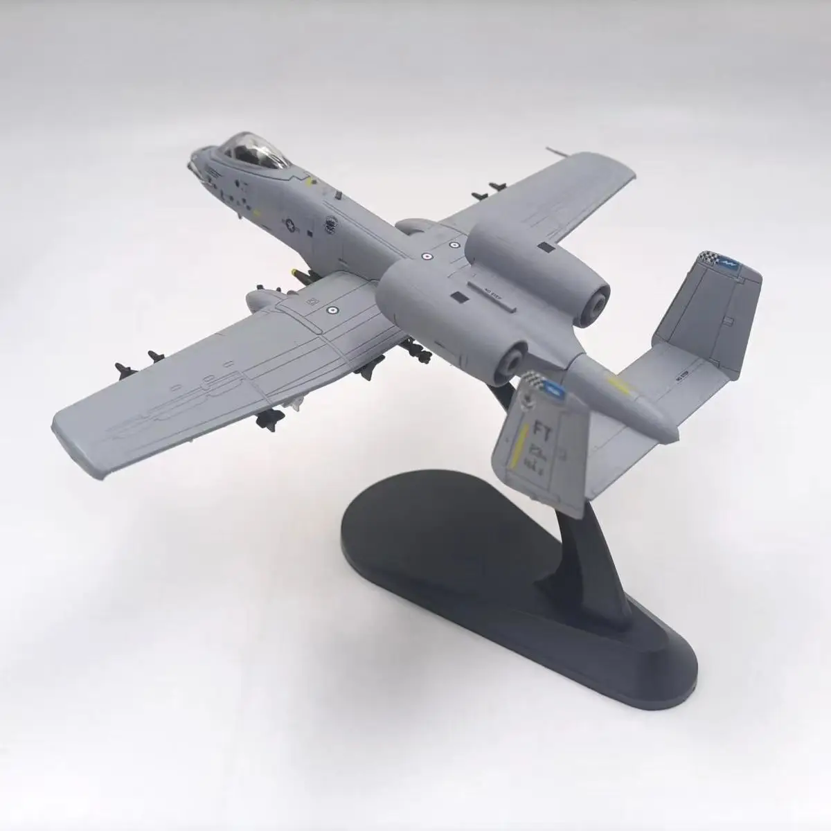 

Литой под давлением WLTK масштаб 1:100 A-10 Strike Fighter, модель самолета из сплава, Коллекционная игрушка, подарок, сувенир, дисплей, орнамент