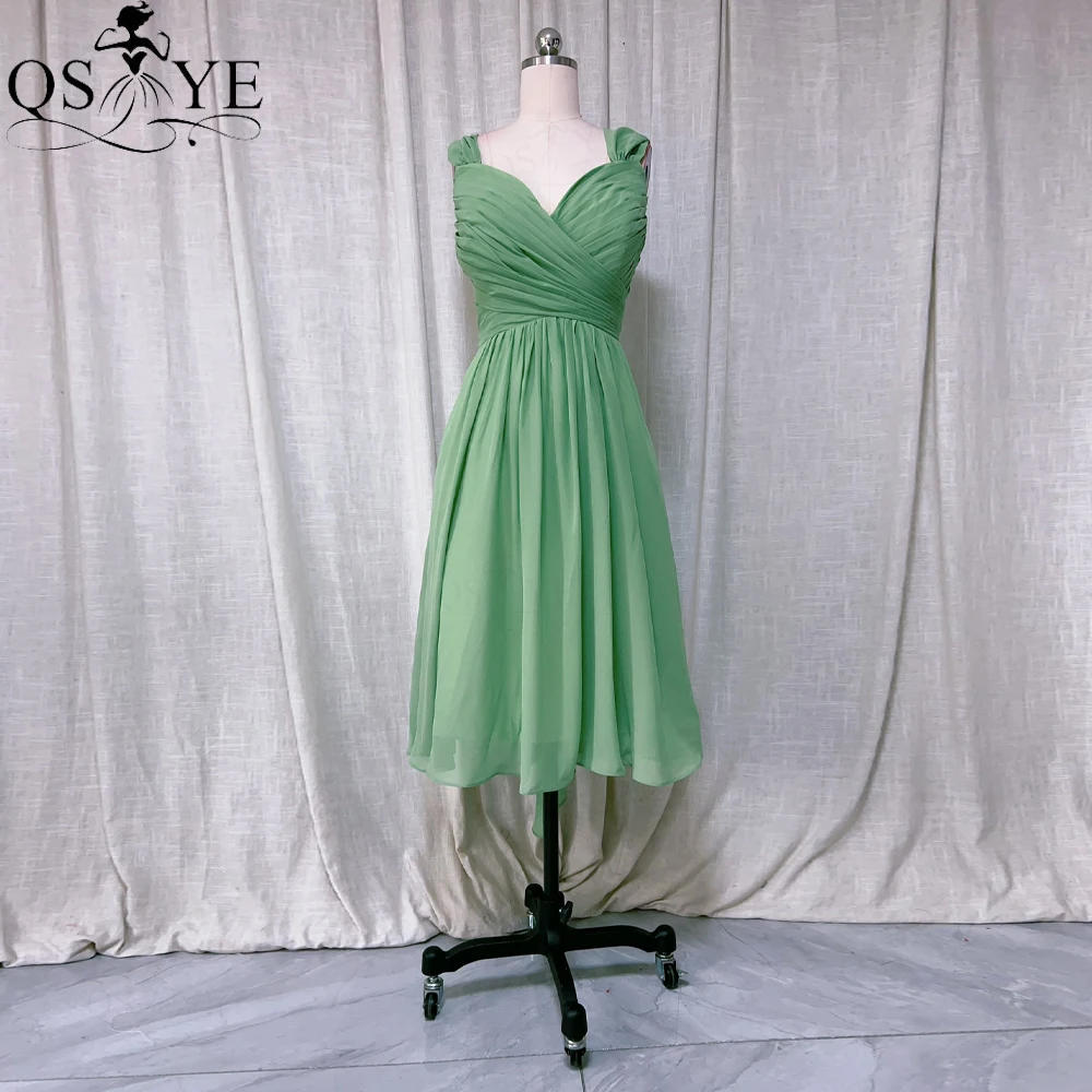 

Grass Green A line Short Prom Dresses Fresh Look Wide Straps Evening Gown Ruched Sweetheart Neck Chiffon Empire Party Gown