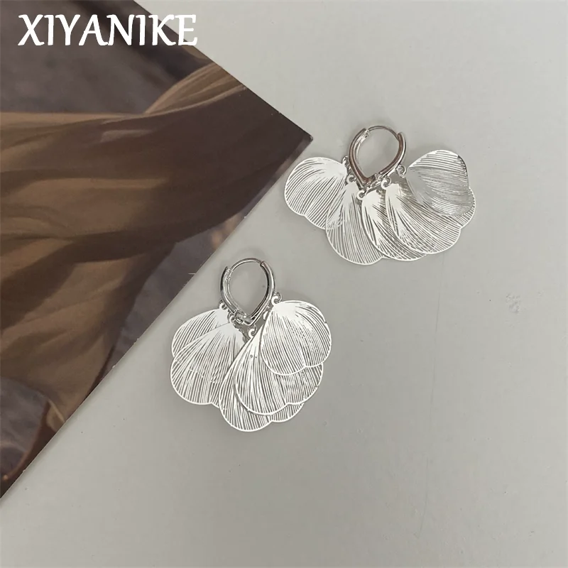XIYANIKE rétro feuille de Ginkgo pétales boucles d'oreilles pour les femmes mode nouveaux bijoux cadeau fête vacances сubьги жletiе