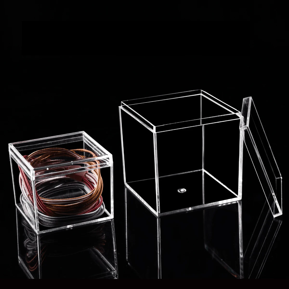 

Acrylic Box with Lid Plastic Square Containers,Cube Box Storage Box for Candy Pill Jewelry Drawer Organizers Wedding Gift Box