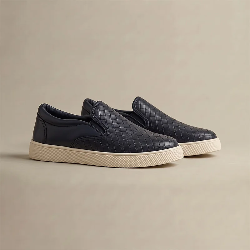 Men's slip-on loafers, retro slip-on casual shoes, suitable for daily commuting, versatile for all seasons, low-top, soft-soled, simple, no-lace-up, lightweight, breathable moccasins