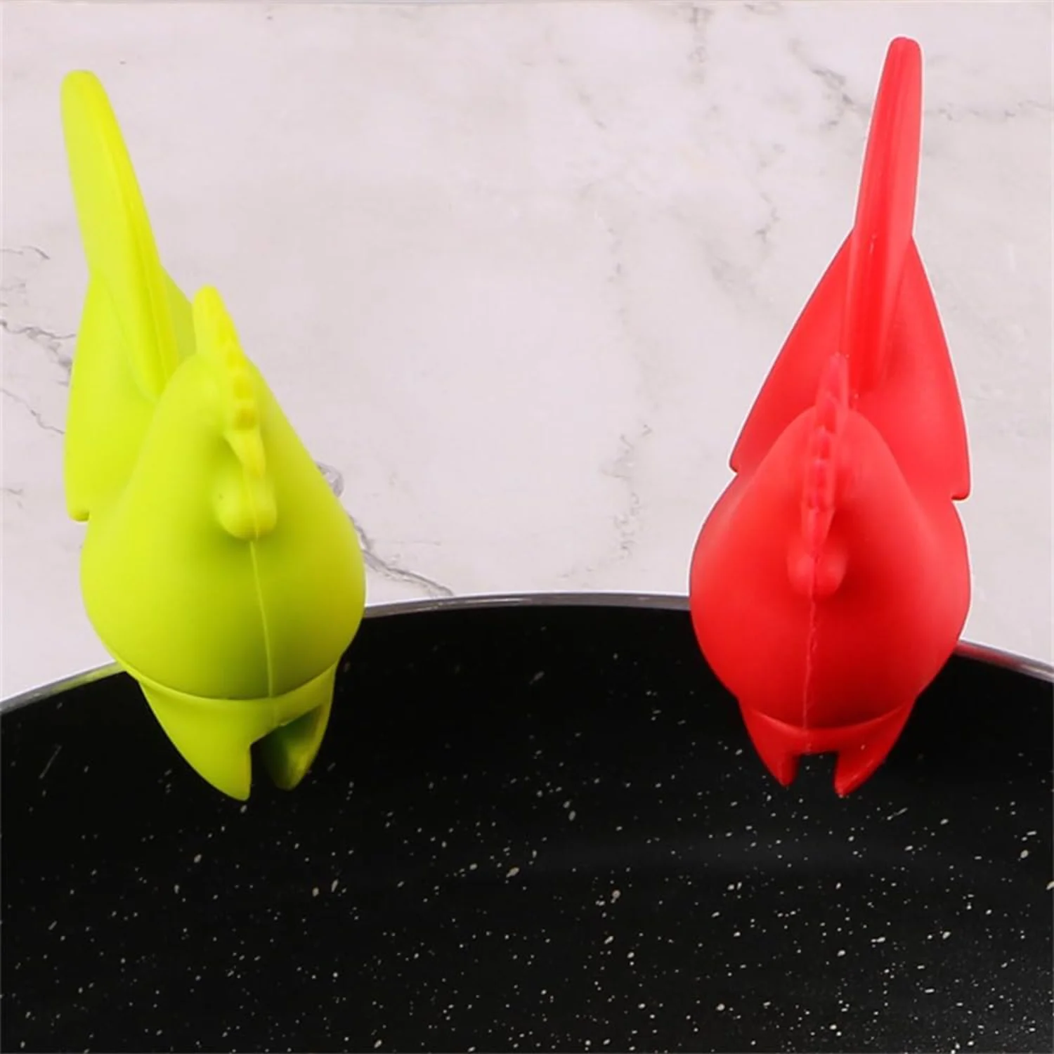 Silicone Pot Clip Spoon Rest Silicone Utensil Rest Silicone Spoon Rest for Stove  Spill- Lid Lifter Non-Slip Spoon Holder Stove 