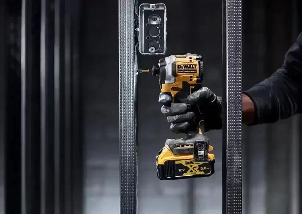 DeWalt borstelloze oplaadschroevendraaier elektrische schroevendraaier 20V lithiumbatterij multifunctionele elektrische boormachine Dcf850