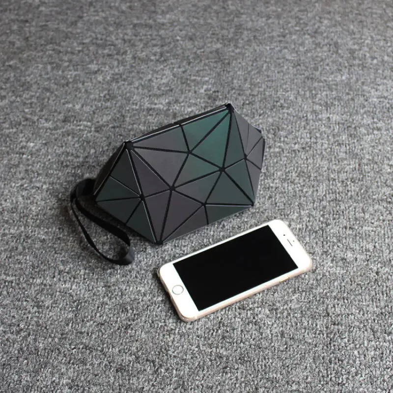 Pochette da donna nuovi portafogli luminosi pochette moda femminile borse geometriche Casual modello rombico Shell borse per il trucco
