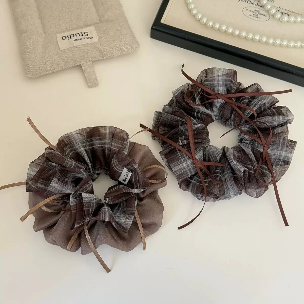 Vintage Karierte Organza-Haarschleife - Elegante Doppellagige Haarschleife mit Banddetails, Ein Femininer Haaraccessoire – Detail 5
