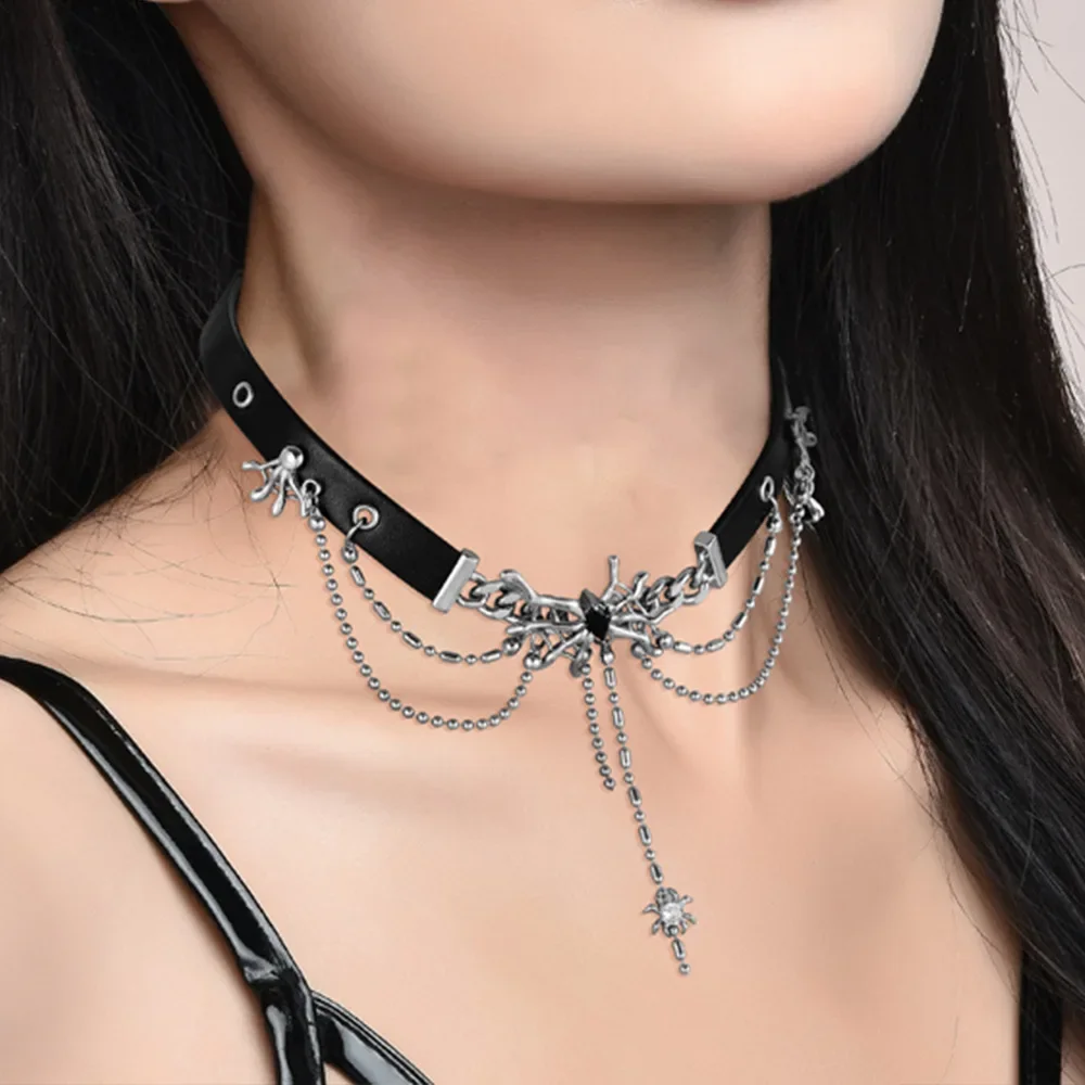 

2025Niche sweet and cool girl choker spider web necklace Street hip-hop Instagram short leather necklace girl