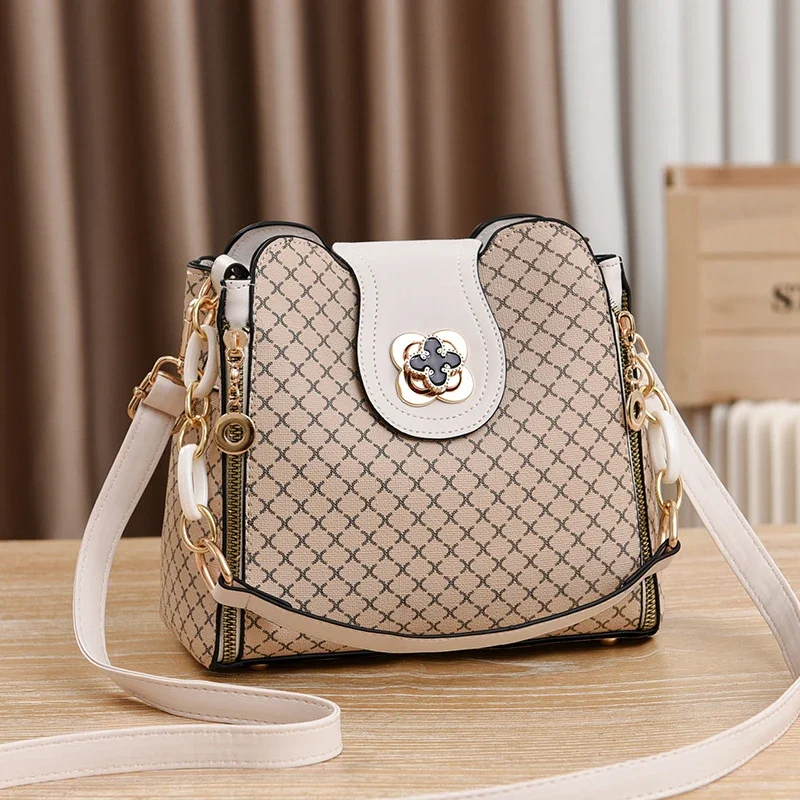 New Flip Check Print Large Capacity Shoulder Straddle Bag Trendy Women Handbag Bag Luxury Design Bucket Shoulder Crossbody Bag