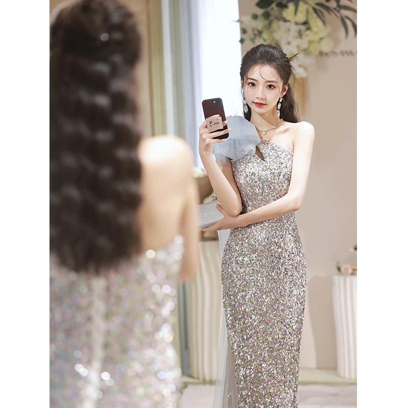 

Silver Shinny Celebrity Dresses One Shoulder Slim Mermaid Split Skirt Floor Length Females Evening Prom Gowns 2023 New