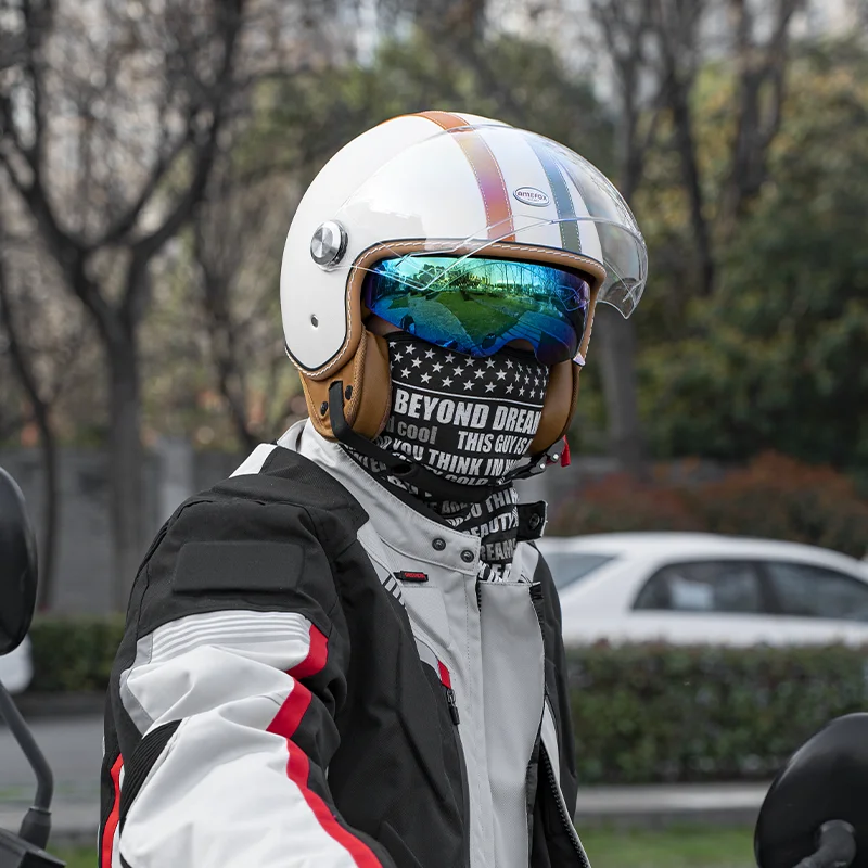 

Дышащий мотоциклетный шлем с открытым лицом 3/4 и внутренними съемными подушечками для щек и подкладкой, моющийся, легко чистится и для ежедневного использования