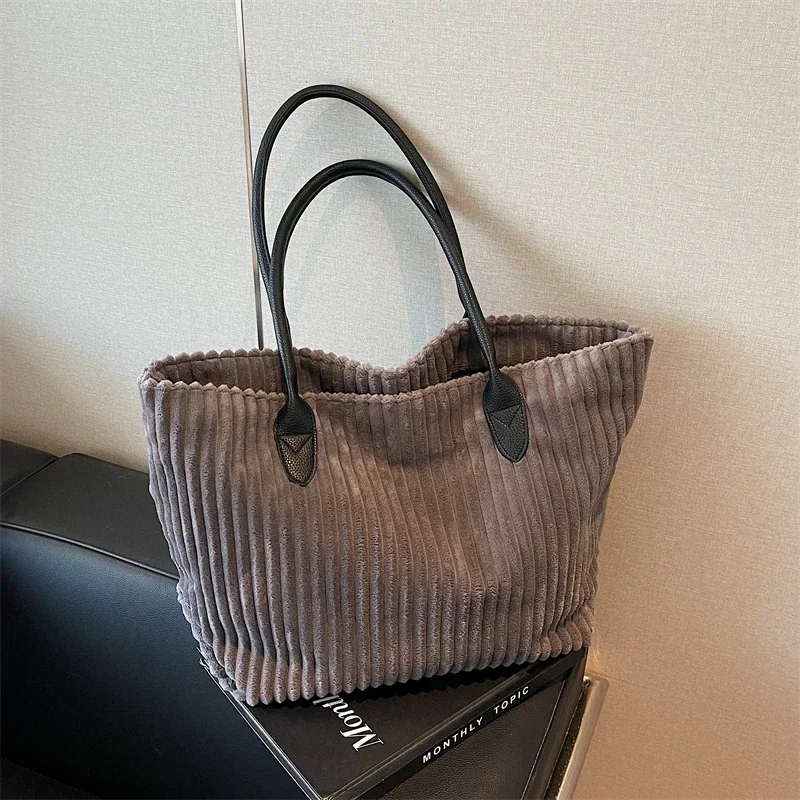 Simple Fashion Woolen Solid Color Zipper Hot Selling Large Capacity Shoulder Bag 2024 Winter Versatile Popular Plush Tote Bag