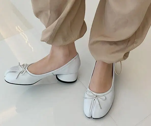 

Spring Women White Apricot White Soft Leather Bow Tie Front Shallow Slip On Med Heels Split Toe Pumps Girls Tabi Shoes Size 43