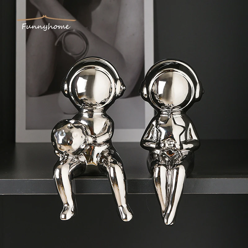 

Luxury Astronaut Ornaments Wine Cabinet Decoration Bookcase Decorations Kawaii Ceramic Rabbit Decoration