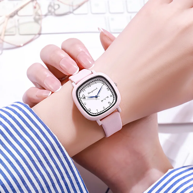 جديد أزياء الطلاب القلب مربع ووتش للمرأة سيليكون جيلي كوارتز ساعة الفتيات الهدايا Reloj Mujer السيدات ساعة معصم على مدار الساعة