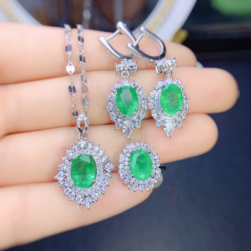 

Exquisite luxury female engagement emerald set Light luxury S925 sterling silver couple engagement anniversary gift