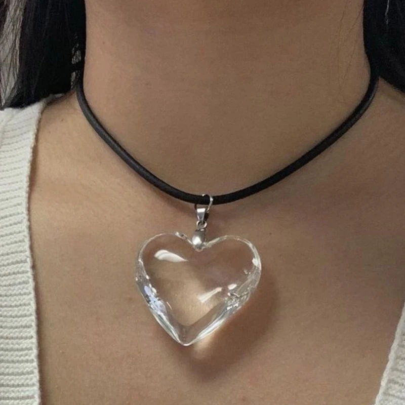 D7WB Clear Heart Crystal Necklace Simple Sweater Chain Clavicle Chain Necklace Fashion Jewelry Gift for Girlfriend Wife Mom