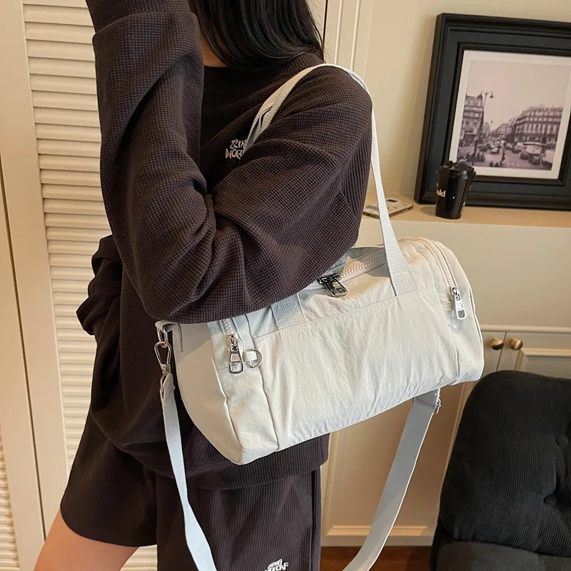 Sac à bandoulière matelassé chic 2025, bandoulière à poignée supérieure à sangle réglable, fourre-tout de poche très spacieux pour les déplacements, les rencontres et le week-end