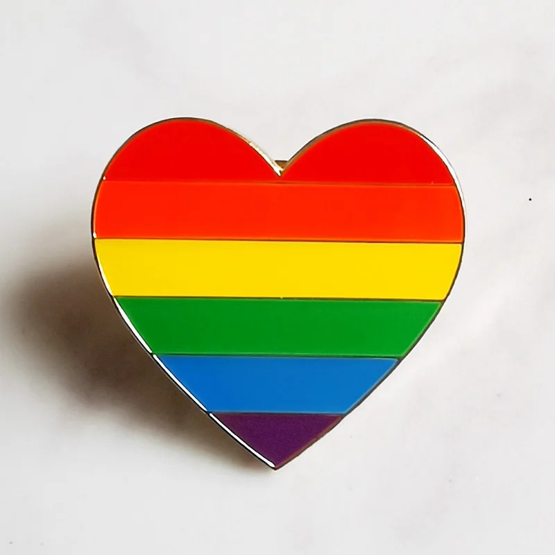 Broche con letra de amor de arcoíris, Insignia creativa de Metal, puente de arcoíris, Broche de Corazón, Pin para Collar, moderno y significativo
