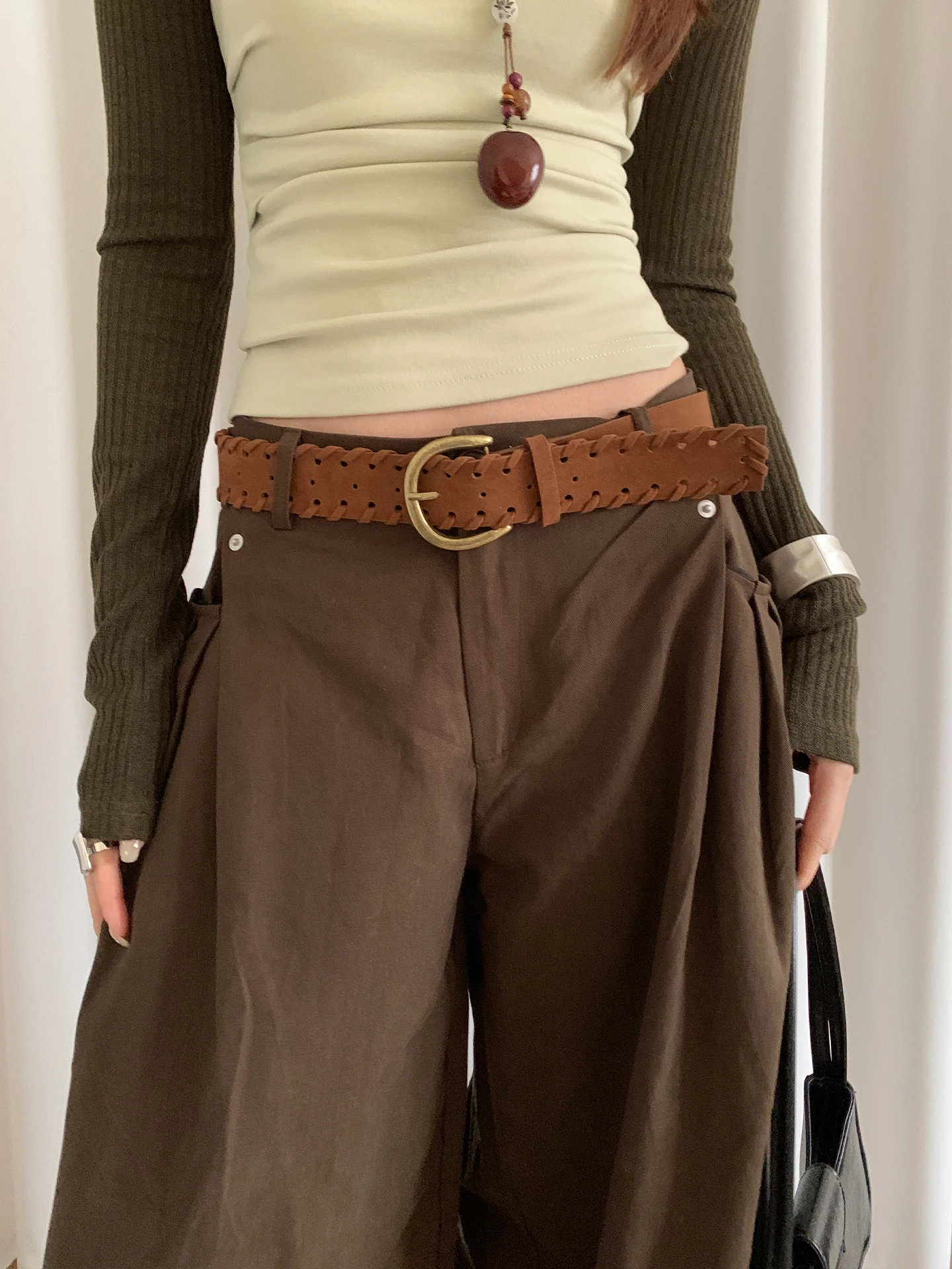 cinto-feminino-retro-marrom-de-camurca-com-design-sensacional-para-combinar-com-saias-e-jeans-acessorio-Etnico-trancado-estilo-coreano