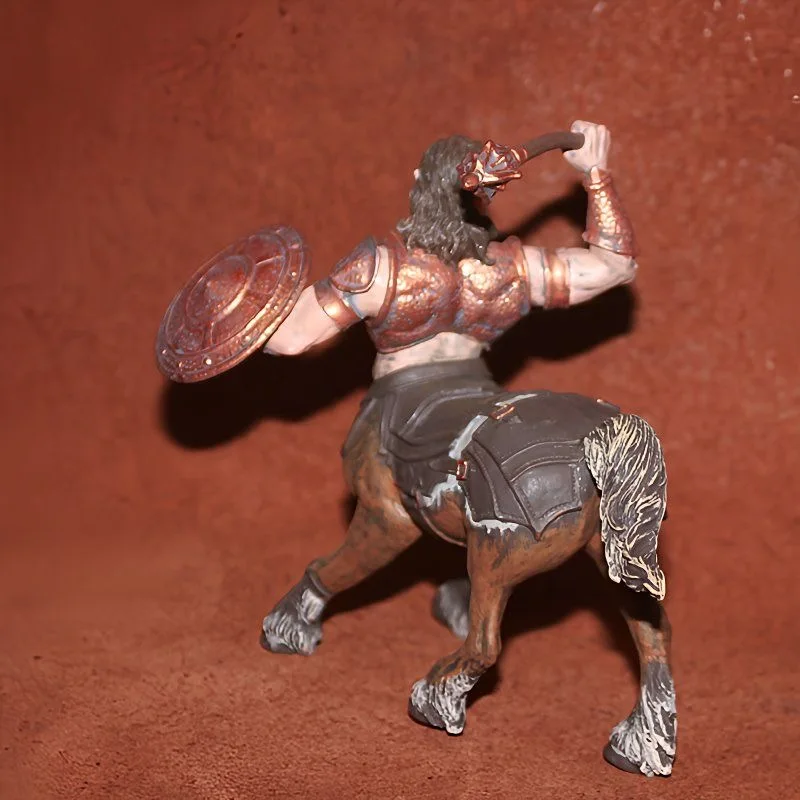 Figurine de centaure grec en armure