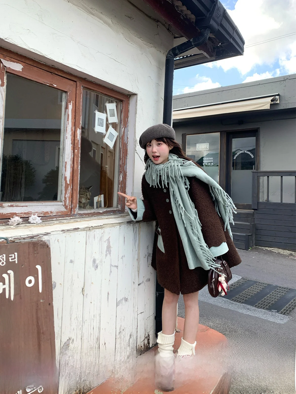 

Женское шерстяное пальто средней длины MUCHA с деревянной пуговицей, дизайн Ele Design Sensation, маленький размер, зимнее, с длинными рукавами, на одной пуговице