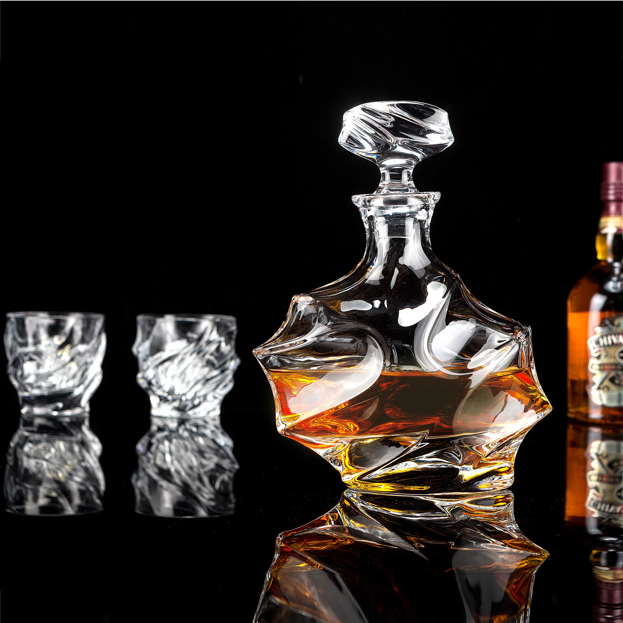 KANARS Whiskey Decanter Set, Liquor Bottle + 4 Crystal Glasses for Vodka Cocktail Scotch Liquor