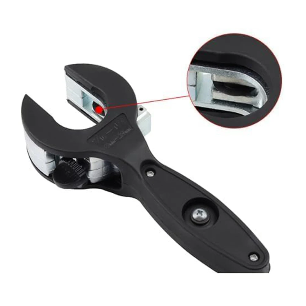 

Compact ergonomic tubing cutter with ratchet function for precise cuts on copper PVC and soft metal pipes in confined spaces