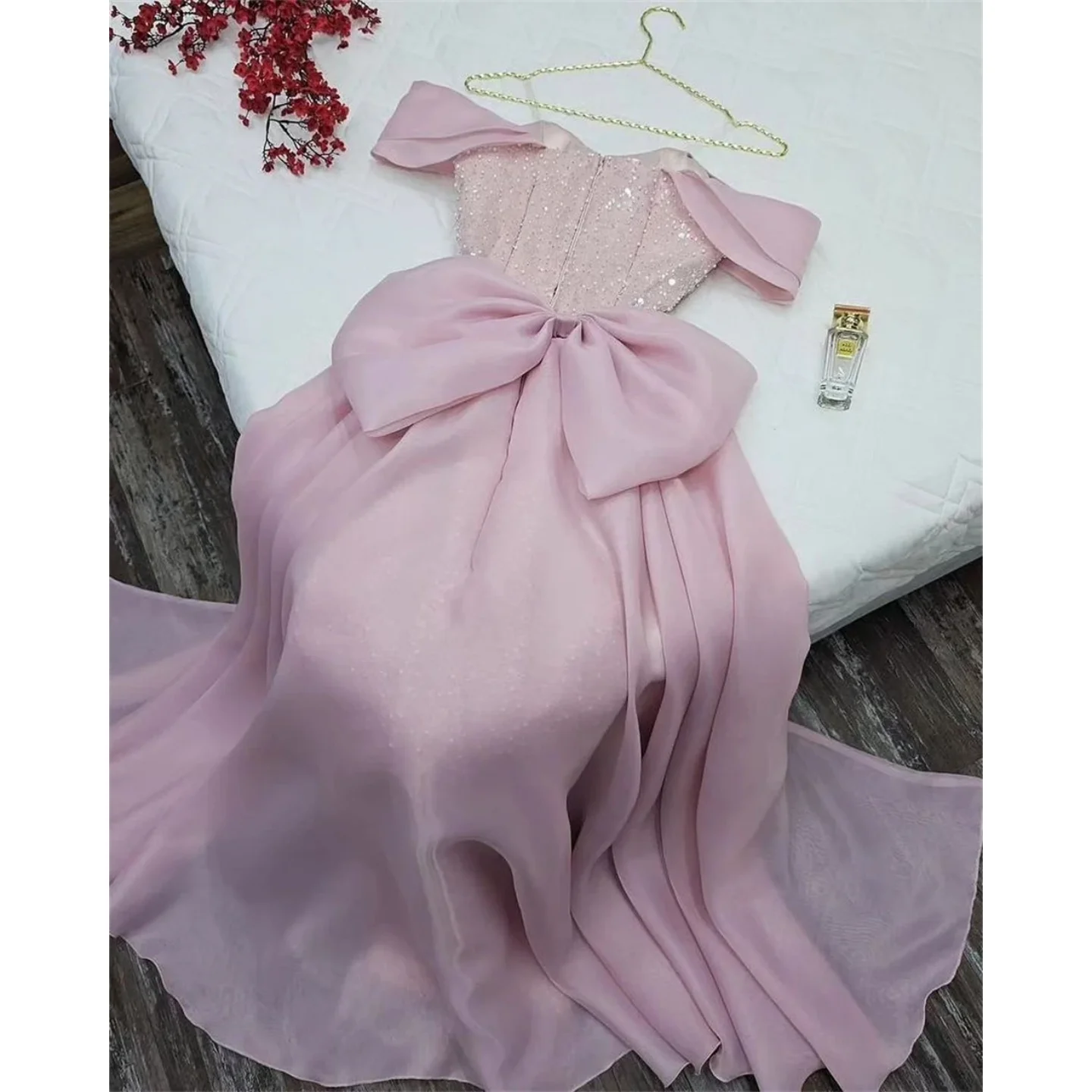 الأقواس الوردية طول الأرض فساتين السهرة الخرز بلورات فساتين السهرة المناسبات الخاصة فساتين حفلات الزفاف حسب الطلب