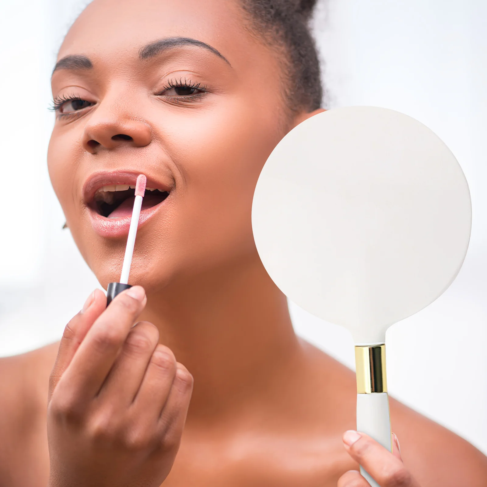 

1Pcs Retro Makeup Mirror Round Handheld Mirror Portable Travel Compact Design High Definition Glass Surface for Women