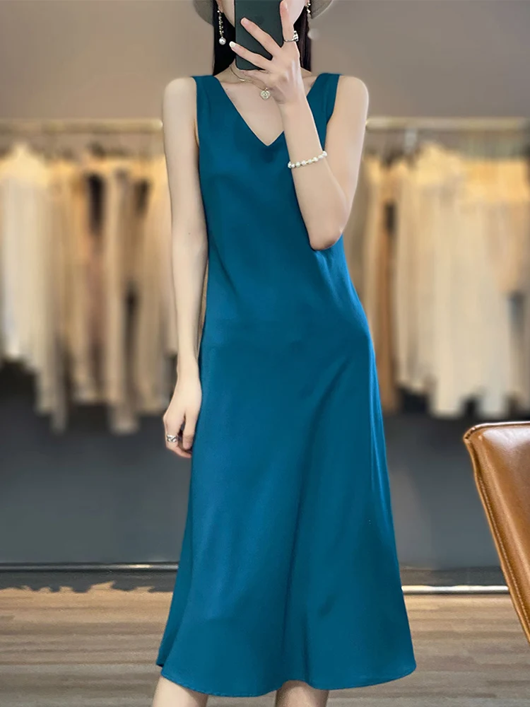 ชุดเดรสยาวทรงเอไลน์ผ้าซาตินแบบเซ็กซี่สำหรับผู้หญิง ความยาวระดับเข่า คอวี สายรัดเอวหลวม สไตล์ลำลอง เหมาะสำหรับใส่ไปทำงาน