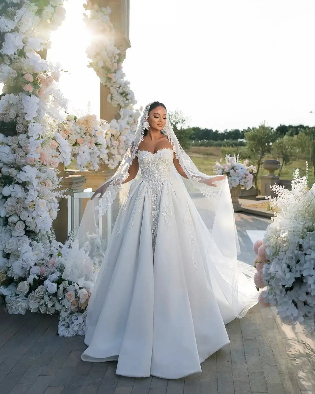 Popolare Sweethart Applique in pizzo da sposa Grown A Line Abiti da sposa Sweep Train Custom Made 2026 Vestido De Noival