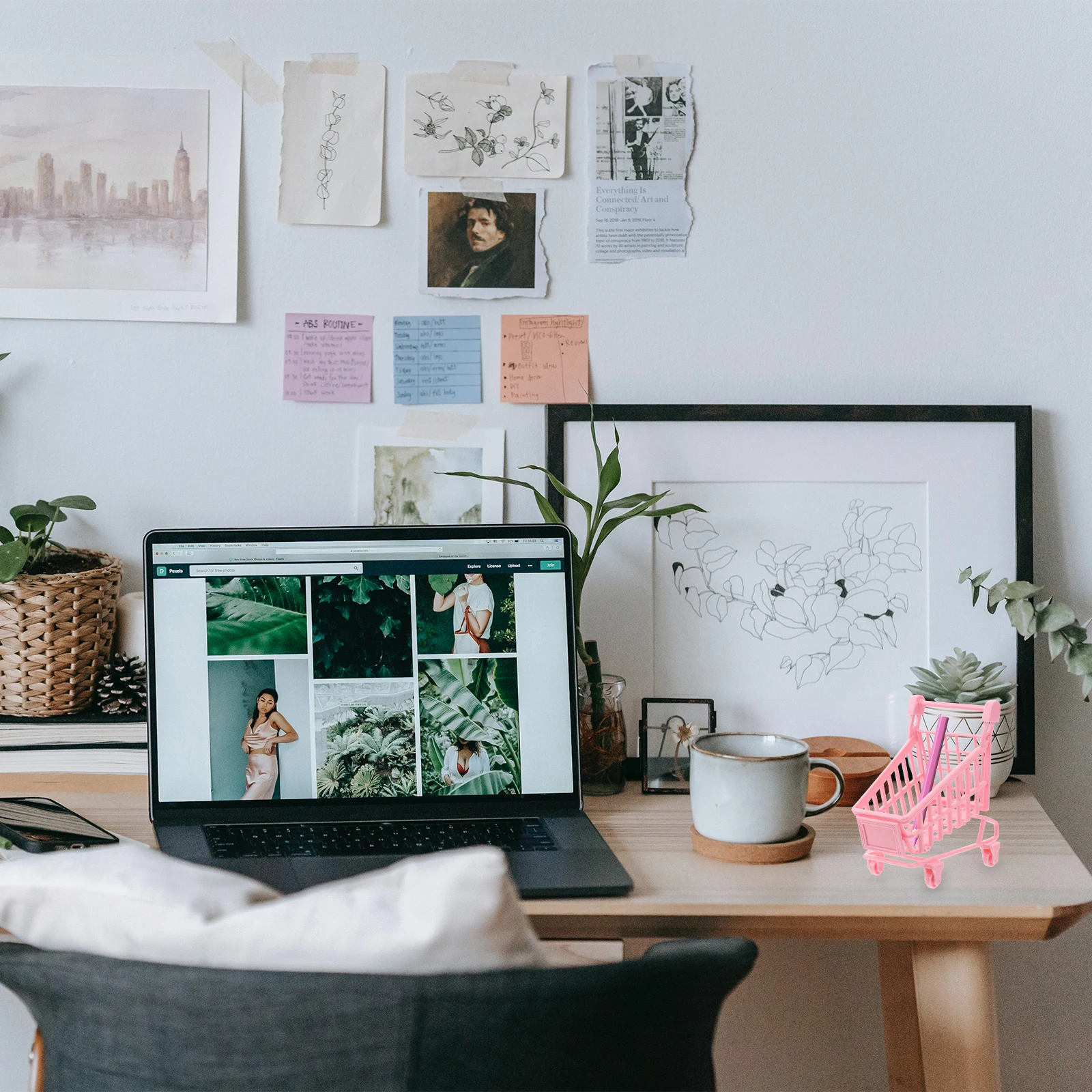 

1Pcs Mini Shopping Cart Trolly Size S Desktop Storage Basket Ribbon Bow Decoration Office Sundries Organizer Four Wheels Photo