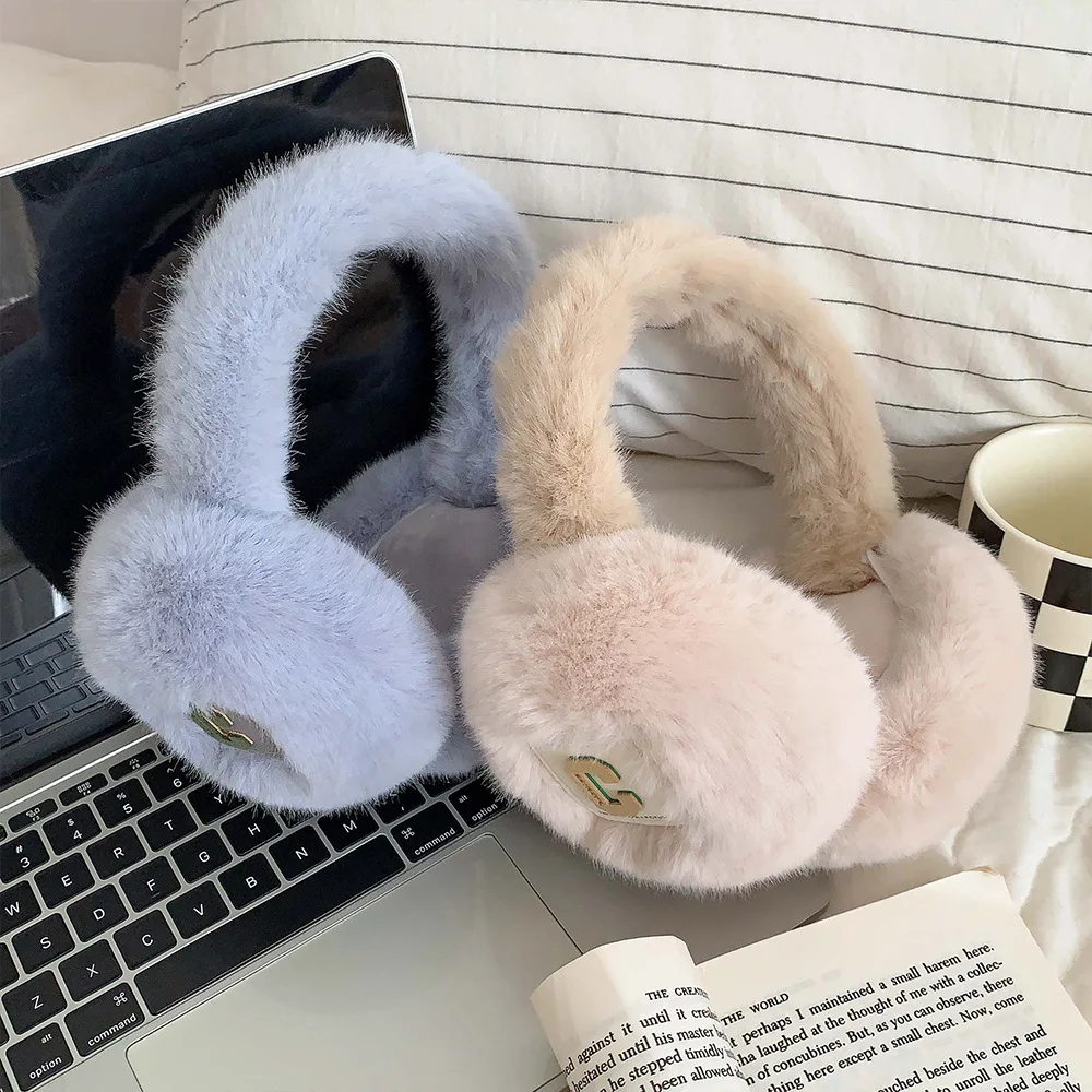 Fluffy Plush Earmuffs แฟชั่นคุณภาพสูง Windproof เลียนแบบกระต่ายขนสัตว์โลโก้ "C" ผู้หญิงหู Muffs ฤดูหนาวกลางแจ้ง