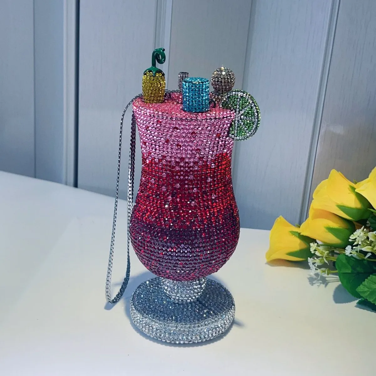 

Clutch bag cocktail cup modeling dinner bag European and American banquet party wedding annual meeting diamond clutch bag