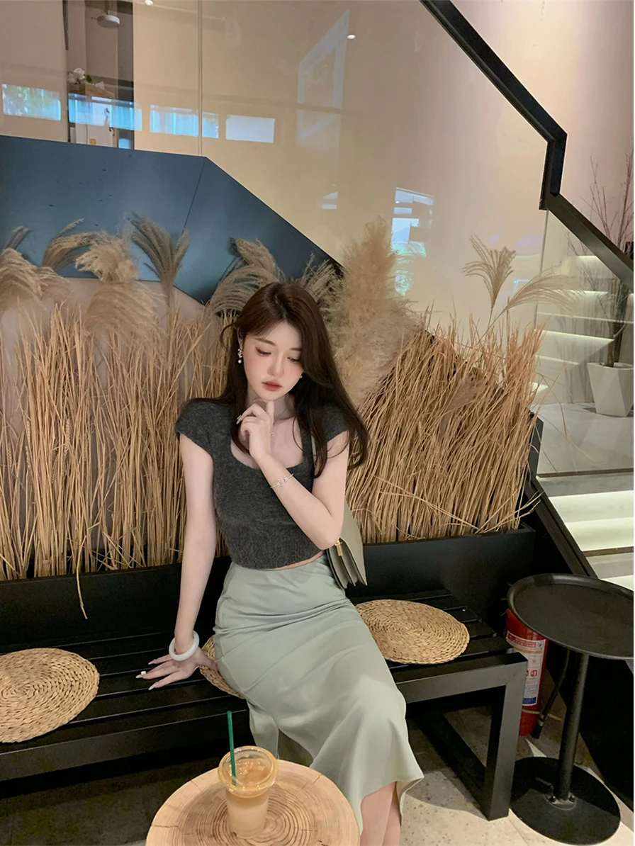 

Soft Girl U-Neck Knitted Short Top Women's Slim Fit Sweet Style Woolen Knitwear Half High round Neck Regular Thickness Spring